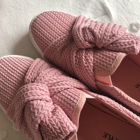 Dusty Rose Loafers with Waffle Bow Knot - Picture 4 of 9